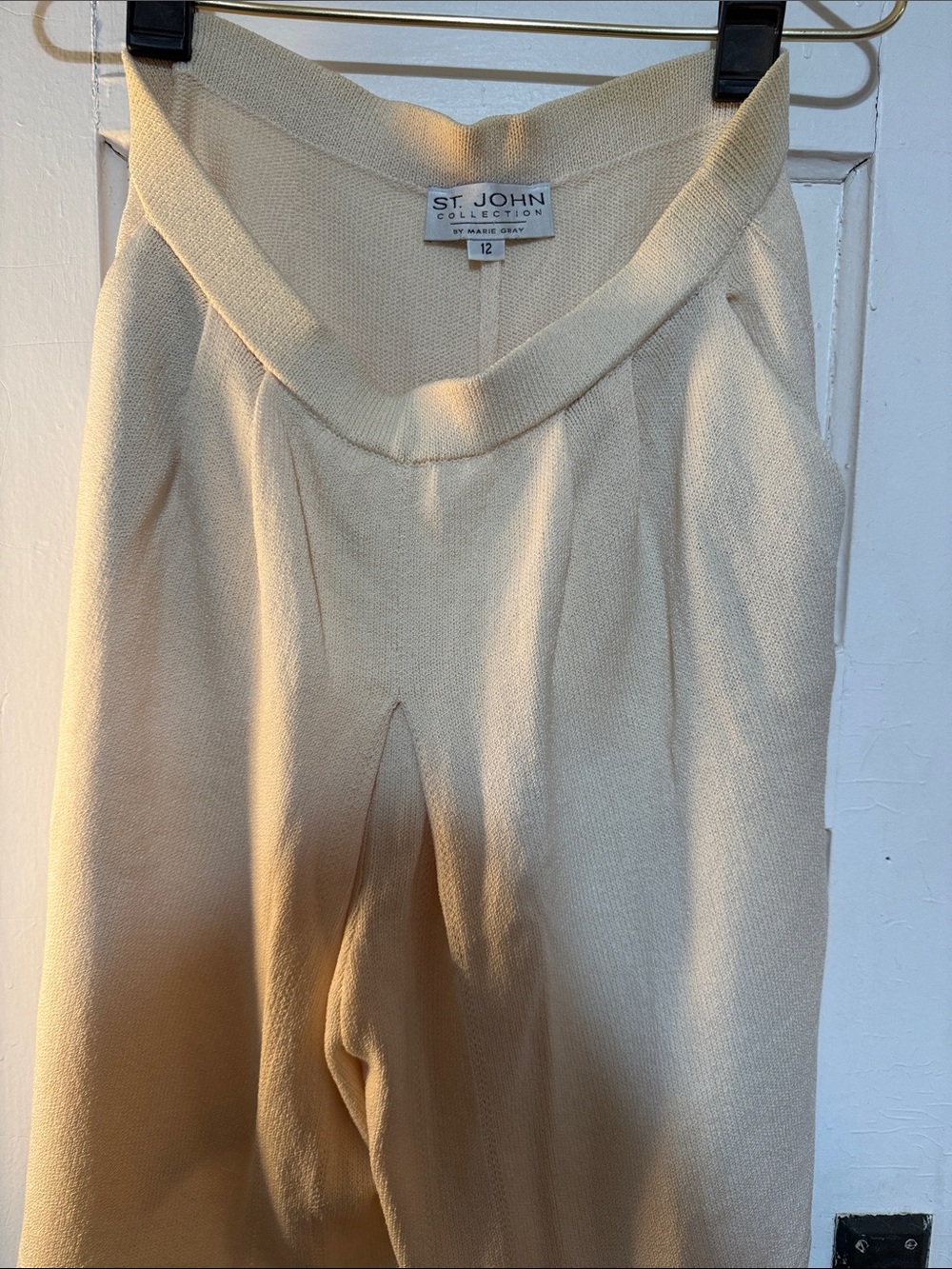 St. John Collection Cream Wide-Leg Knit Pants with V-Waistband